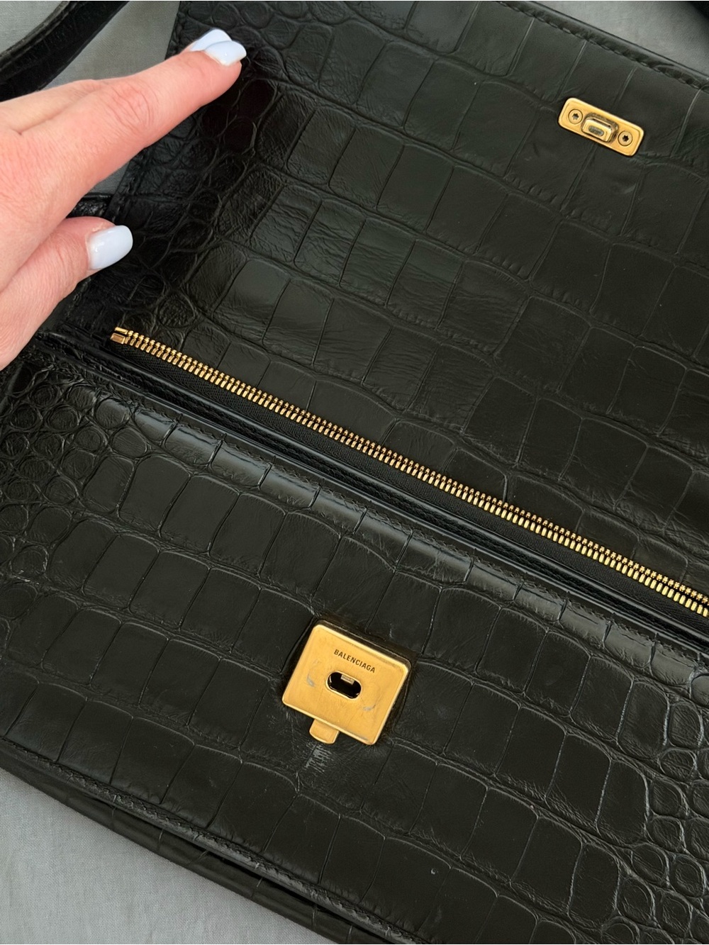 Balenciaga Gossip Small Bag Croc-Embossed - Picture 3 of 6